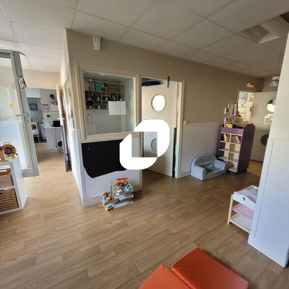 8 Rue Edouard Naud, Issy-les-Moulineaux for lease - Building Photo - Image 2 of 40