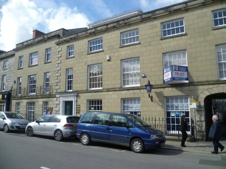 74-75 Lemon St, Truro for lease - Building Photo - Image 3 of 7