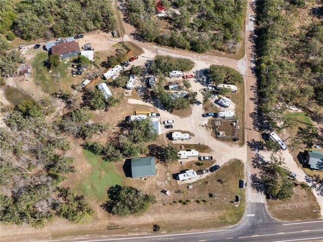 Plus de détails pour 105 Lake Forest Ln, Somerville, TX - Multi-résidentiel à vendre