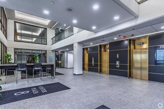 730 Holiday Dr, Pittsburgh, PA for lease Interior Photo- Image 2 of 8