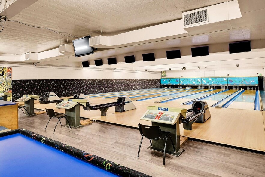 27120 92nd Ave NW, Stanwood, WA for sale - Interior Photo - Image 3 of 15