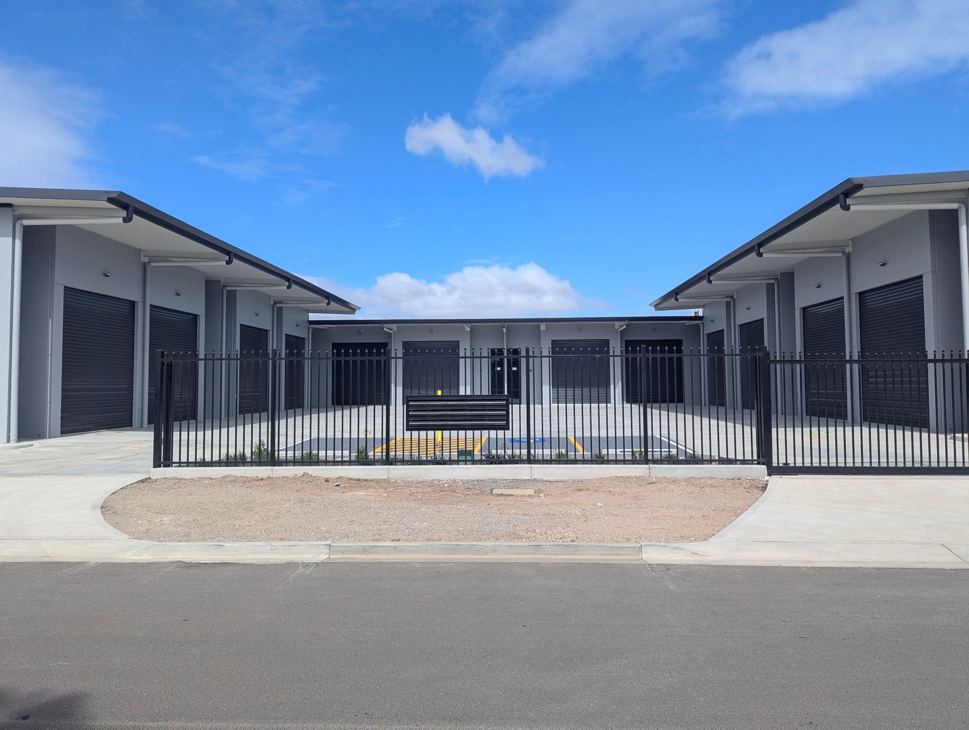 3-5 Rainbird Ct, ALDINGA BEACH for lease Primary Photo- Image 1 of 2