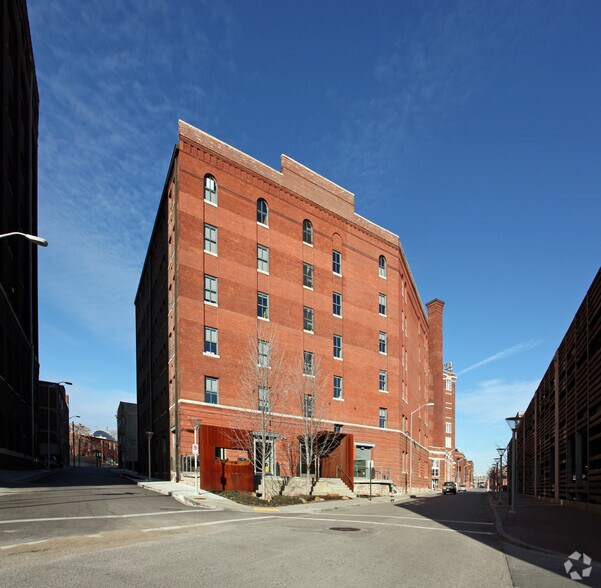 2114 Central St, Kansas City, MO à louer - Photo du bâtiment - Image 2 de 15