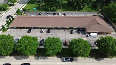 560-650 W 14 Mile Rd, Clawson, MI - Aérien Vue de la carte - Image1