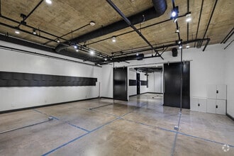 464 N Fairfax Ave, Los Angeles, CA for lease Interior Photo- Image 2 of 6