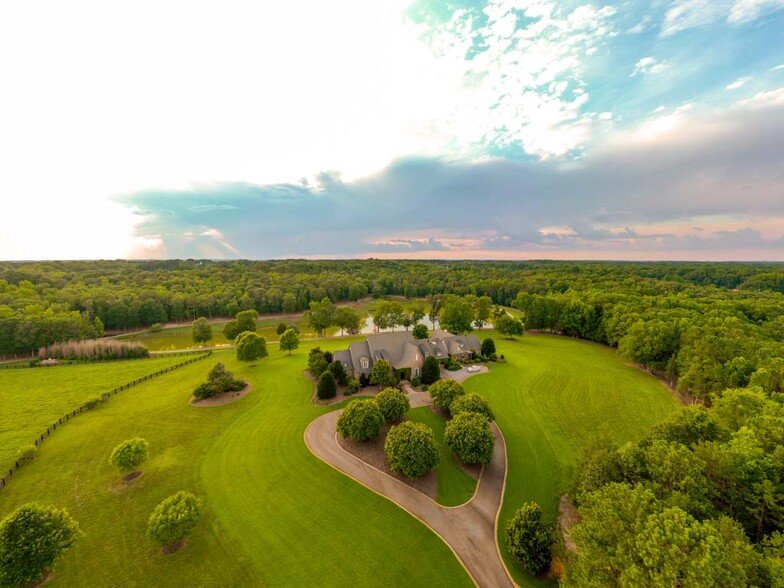 158 Hundred Acre Farm Rd, Honea Path, SC à vendre - Photo principale - Image 1 de 1