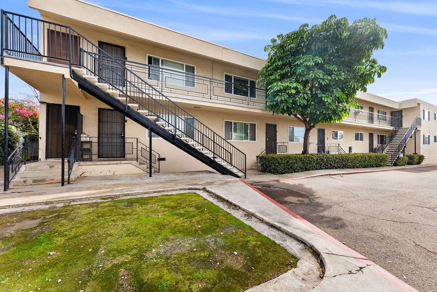 4415 Rosebud Ln, La Mesa, CA for sale - Primary Photo - Image 2 of 27