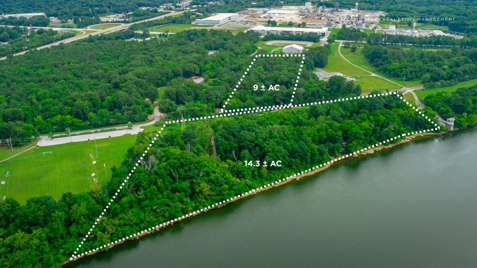 PRIME RIVERFRONT LAND FOR SALE portefeuille de 1 propriétés à vendre sur LoopNet.ca - Photo du bâtiment - Image 1 de 5