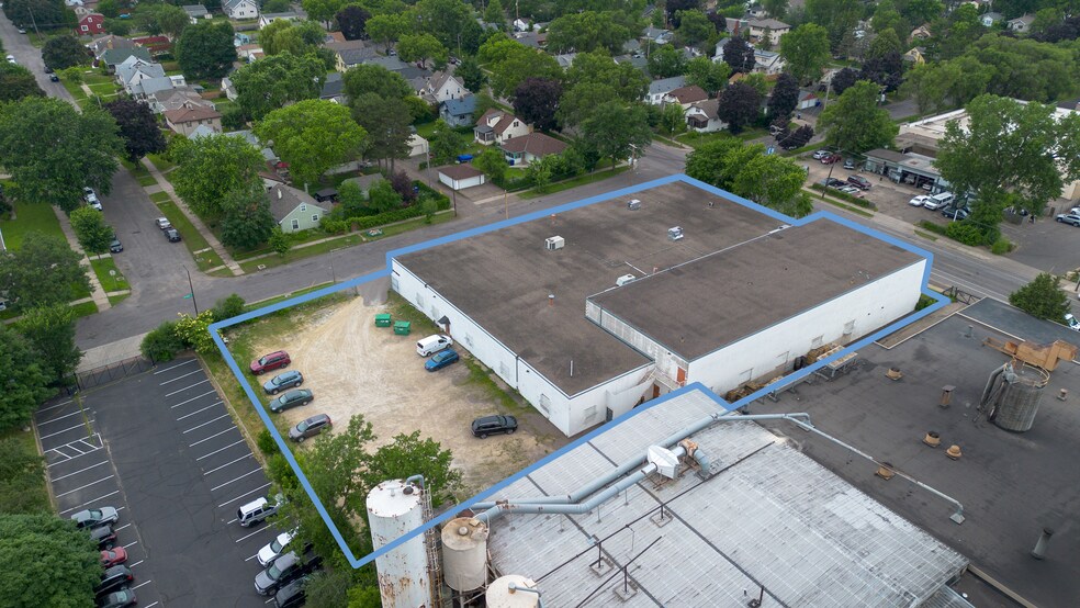 976 W Minnehaha Ave, Saint Paul, MN à vendre - Photo du bâtiment - Image 2 de 6