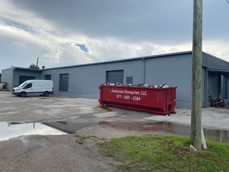 25115 Marion Ave, Punta Gorda, FL à vendre - Photo du bâtiment - Image 3 de 22