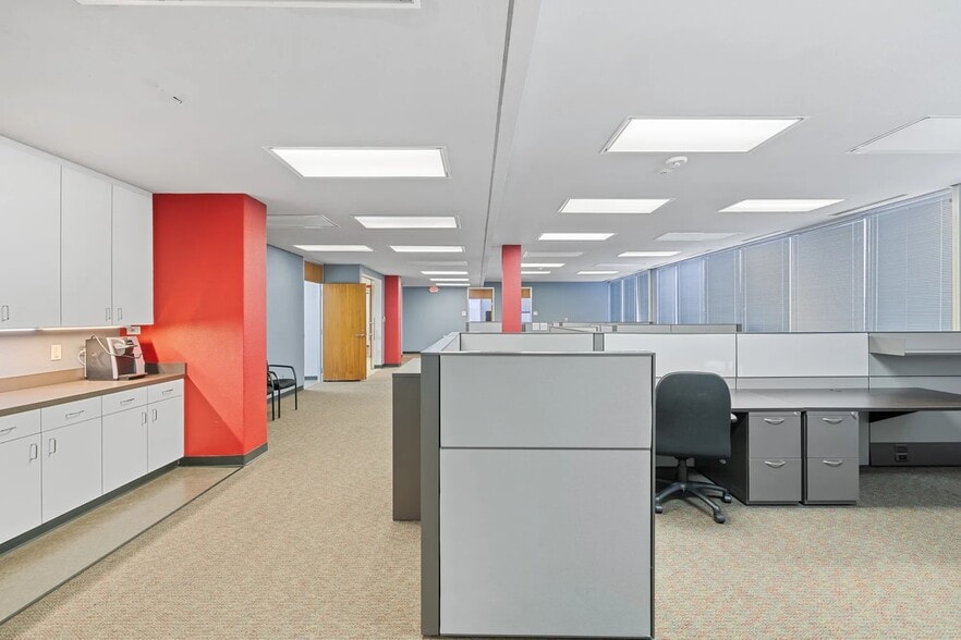 2800 S Texas Ave, Bryan, TX for lease - Interior Photo - Image 3 of 8