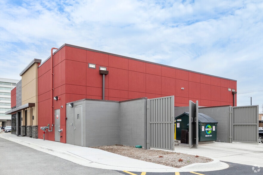 2805 Mannheim Rd, Des Plaines, IL à vendre - Photo du bâtiment - Image 2 de 6