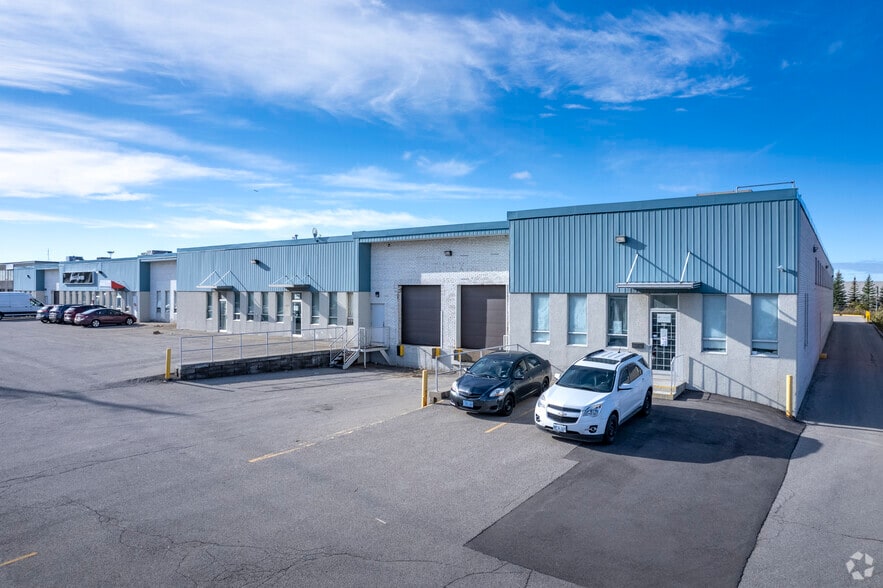 800-850 Flint Rd, Toronto, ON for lease - Primary Photo - Image 1 of 5