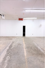 10821-10859 Oxnard St, North Hollywood, CA à louer Photo intérieure- Image 2 de 4