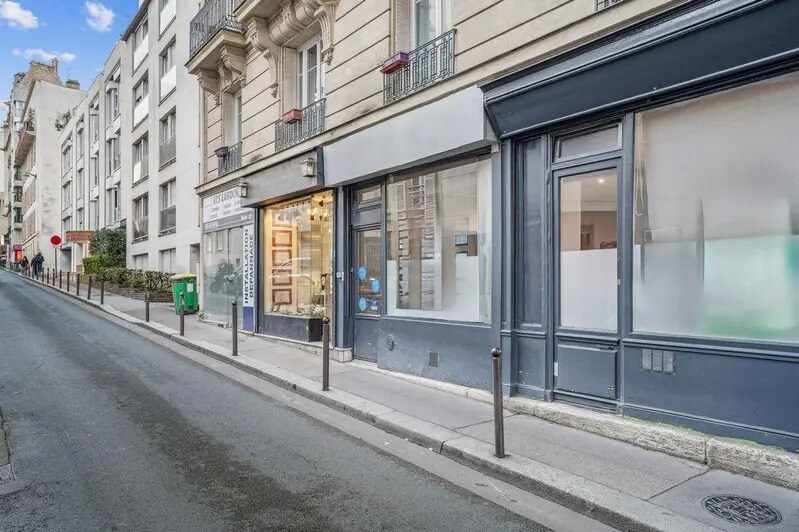 Multifamily in Paris for sale Building Photo- Image 1 of 8