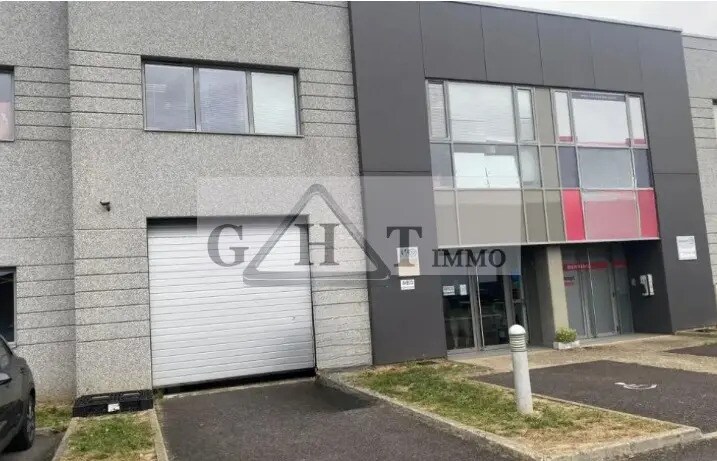 Industrial in Lieusaint for sale - Building Photo - Image 1 of 5