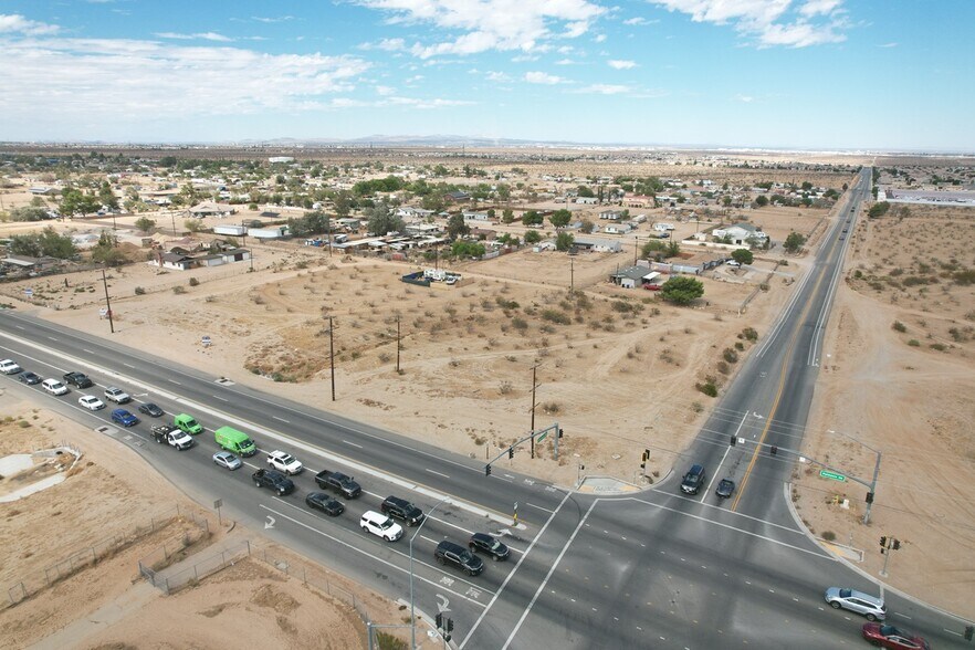 13624 Palmdale Road, Victorville, CA à vendre - Photo du bâtiment - Image 3 de 6