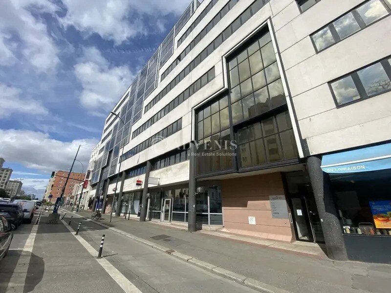 Office in Pantin for lease Building Photo- Image 1 of 13