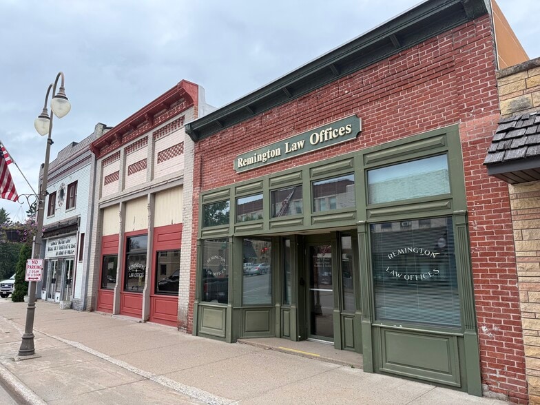 126 S Knowles Ave, New Richmond, WI for lease - Building Photo - Image 2 of 23