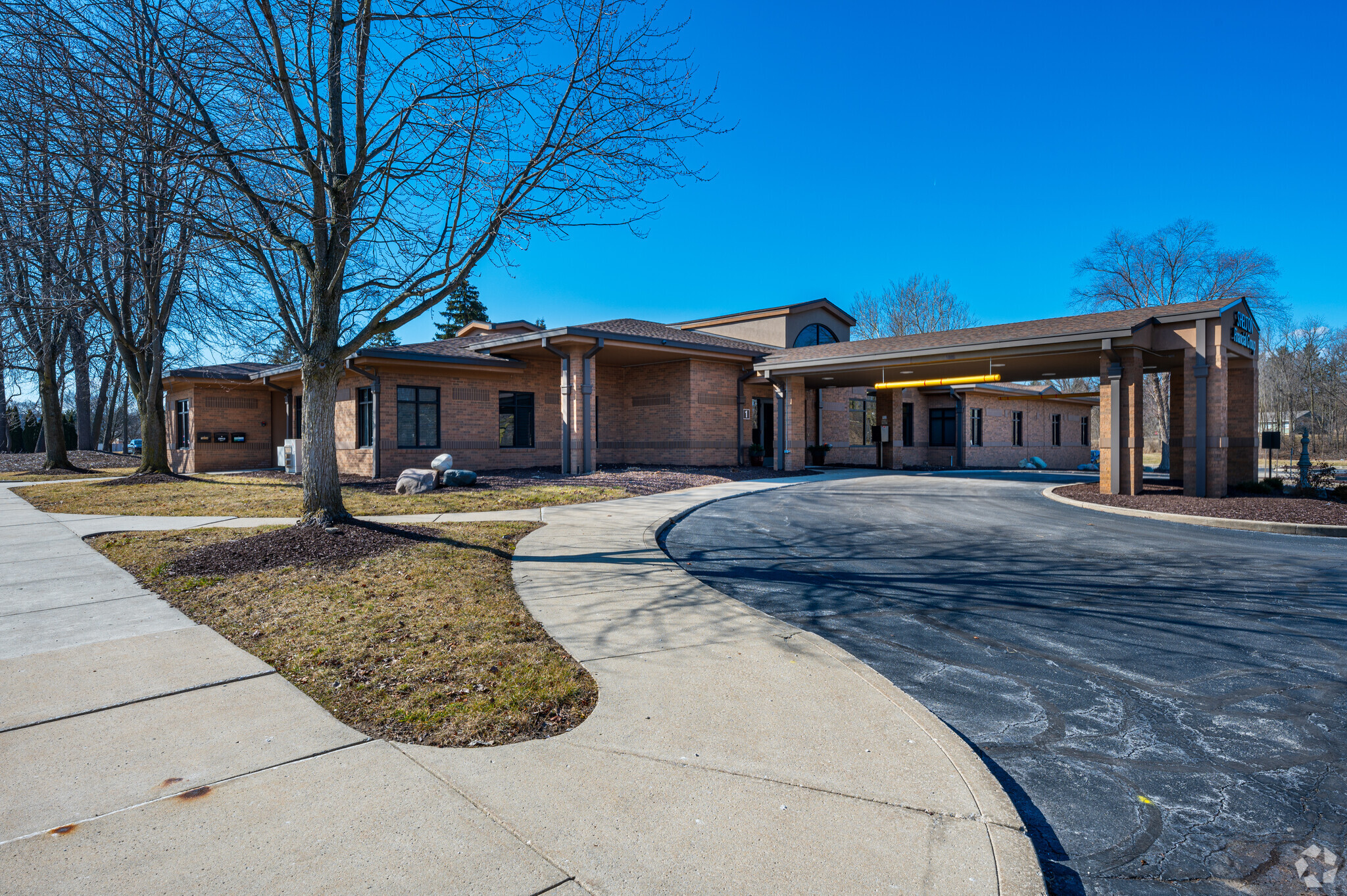 7635 W Jefferson Blvd, Fort Wayne, IN for sale Primary Photo- Image 1 of 1