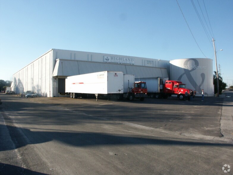 300 NW Phosphate Blvd, Mulberry, FL à louer - Photo du bâtiment - Image 3 de 15