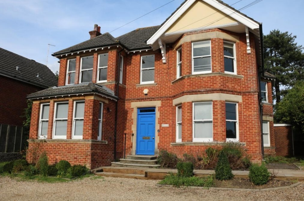 School Ln, Ringwood for lease Primary Photo- Image 1 of 2