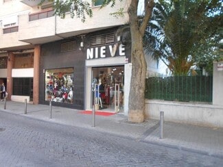 Plus de détails pour Multi-résidentiel à vendre