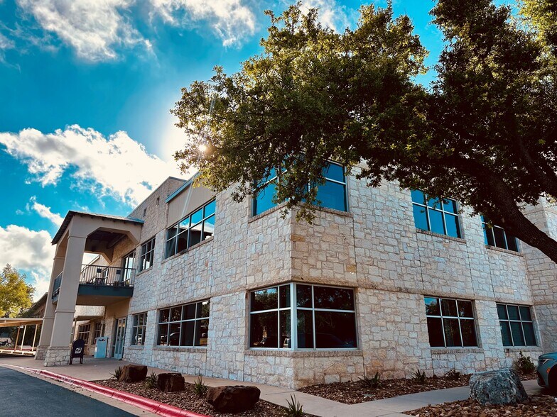 11612 Bee Caves Rd, Austin, TX à louer - Photo du bâtiment - Image 1 de 10