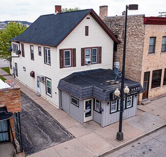 Plus de détails pour 113-115 S Main St, Oconomowoc, WI - Commerce de détail à vendre