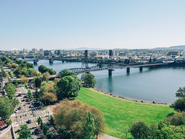 1500 SW 1st Ave, Portland, OR for lease - Building Photo - Image 3 of 8