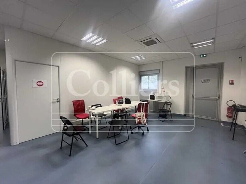24 Boulevard De La Bougie, Marseille à louer - Photo du bâtiment - Image 2 de 9