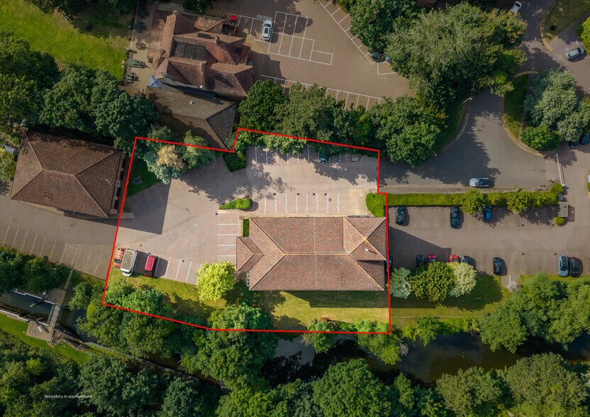 4 Rushmills, Northampton à vendre - Photo du bâtiment - Image 3 de 14