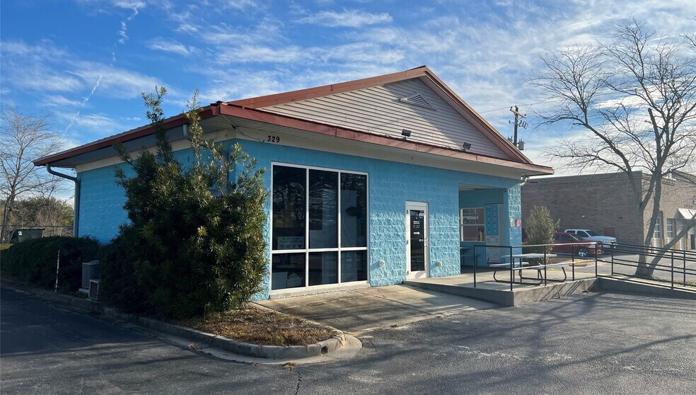 329 E 5th North St, Summerville, SC à vendre - Photo du bâtiment - Image 1 de 5