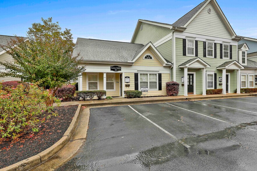 500 W Lanier Ave, Fayetteville, GA à vendre - Photo du bâtiment - Image 2 de 14