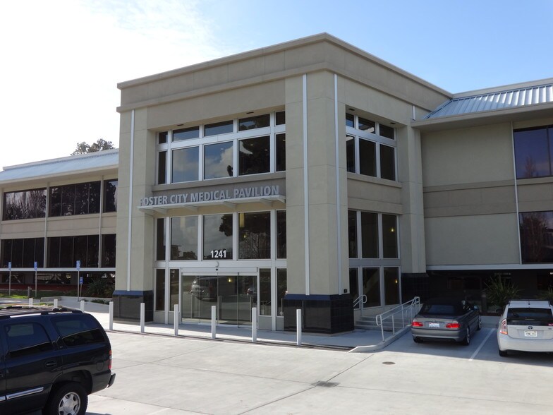 1241 E Hillsdale Blvd, Foster City, CA à louer - Photo du bâtiment - Image 2 de 12