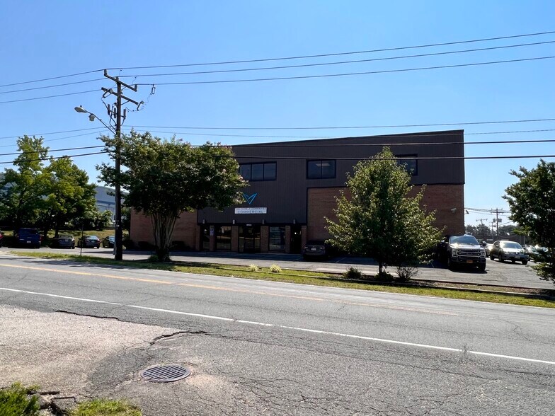 8401-8409 Terminal Rd, Lorton, VA à louer - Photo du bâtiment - Image 2 de 8