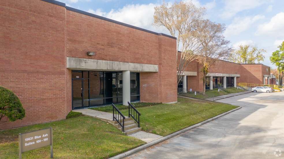 15621 Blue Ash Dr, Houston, TX for lease - Primary Photo - Image 1 of 6