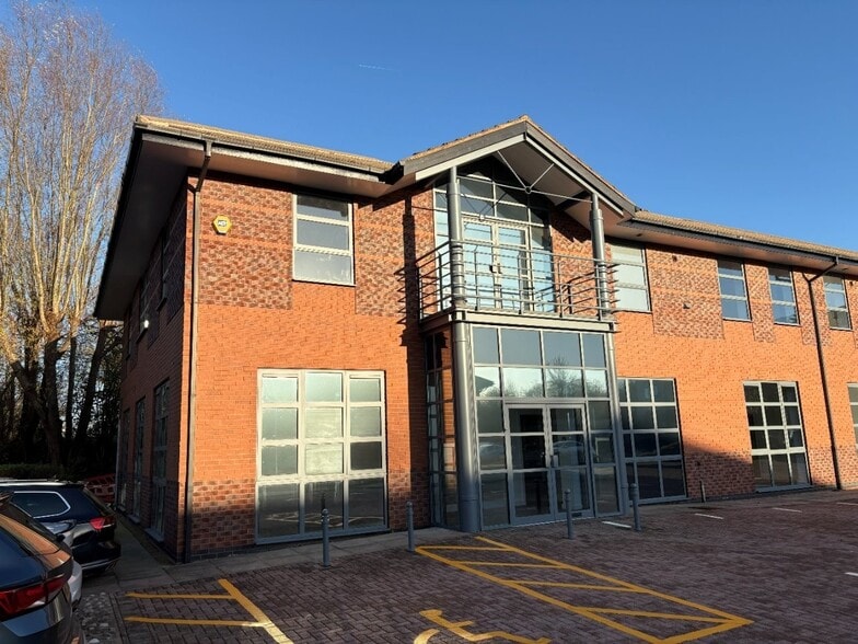 Ruddington Ln, Nottingham à louer - Photo du bâtiment - Image 2 de 6