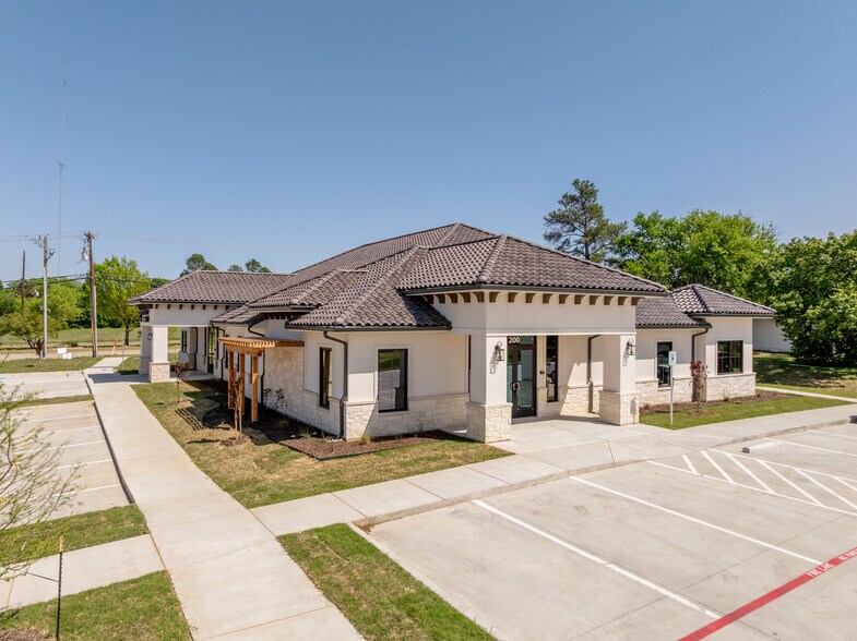 971 Matlock Rd, Mansfield, TX à louer - Photo du bâtiment - Image 2 de 2