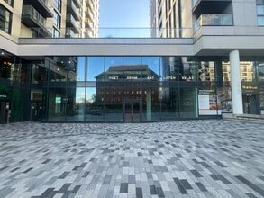 16 Sutton Court Rd, Sutton à louer Photo du bâtiment- Image 2 de 5