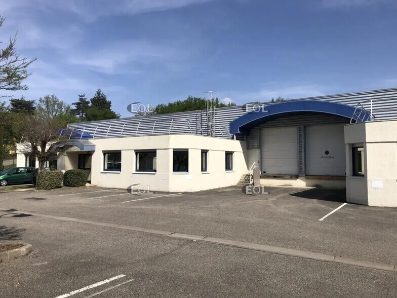 Flex dans Saint-Genis-Laval à louer - Photo du bâtiment - Image 2 de 16