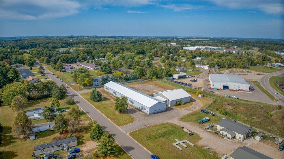 1110 W Center St, Chetek, WI à vendre - Photo du bâtiment - Image 2 de 26