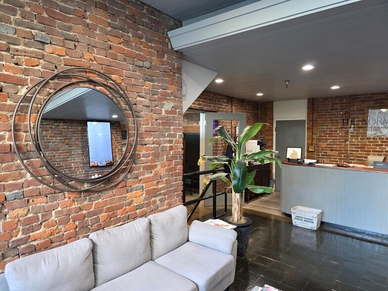 101 N 7th St, Louisville, KY à louer - Photo du bâtiment - Image 2 de 8