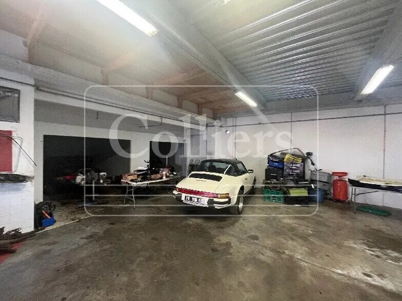 Local d'activités dans Saint-Cannat à vendre - Photo du bâtiment - Image 2 de 6