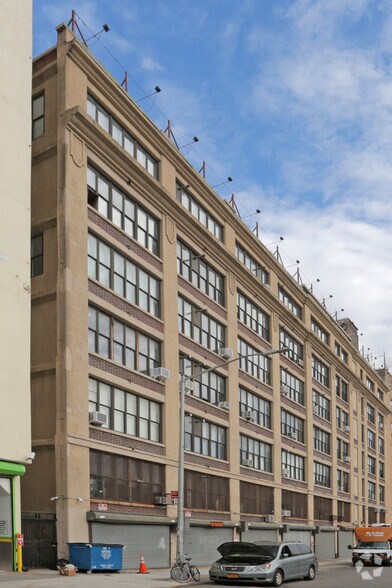 20 Grand Ave, Brooklyn, NY à vendre - Photo du bâtiment - Image 3 de 12