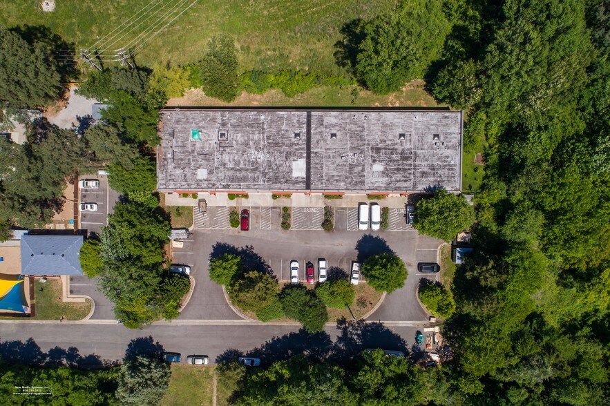 225-245 Granite Springs Rd, Richmond, VA à louer - Photo du bâtiment - Image 3 de 11