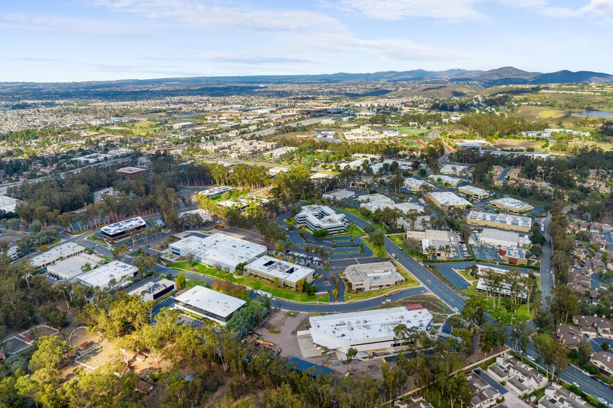 10065 Old Grove Rd, San Diego, CA for lease - Building Photo - Image 3 of 40