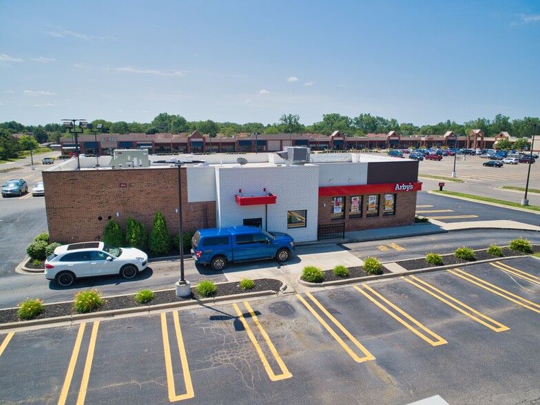 33525 8 Mile Rd, Livonia, MI for lease - Building Photo - Image 3 of 20