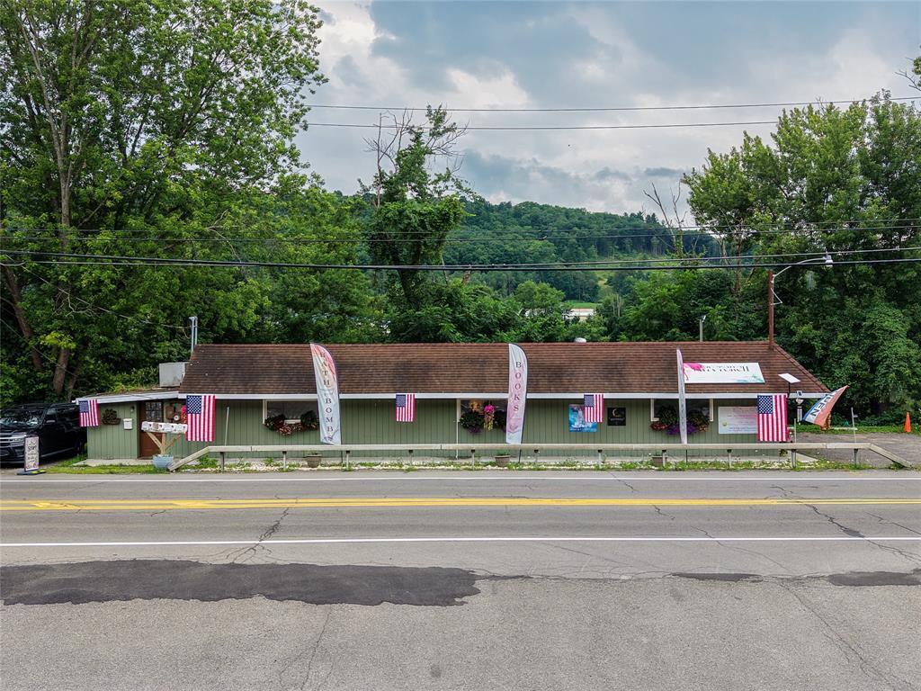 690 State Route 17C, Owego, NY à vendre Photo du bâtiment- Image 1 de 10