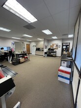 7180 SW Sandburg St, Tigard, OR for lease Interior Photo- Image 1 of 3